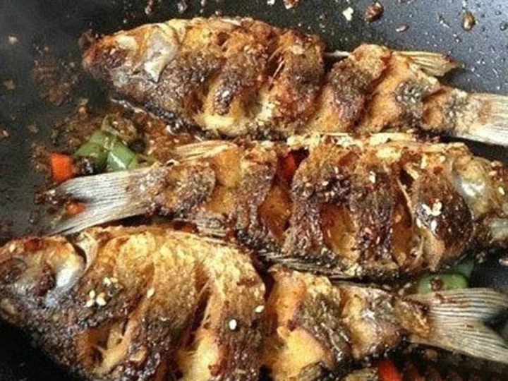好吃到停不下筷子的香酥烤魚，做法簡單，少油少鹽，吃起來更健康