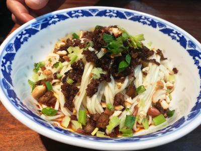 四川正宗雜醬麵午夜福利理论片高清在线观看播放班哪裏有?一對一教學