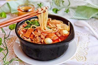 特色砂鍋土豆粉哪裏好?砂鍋土豆粉午夜福利理论片高清在线观看播放中心